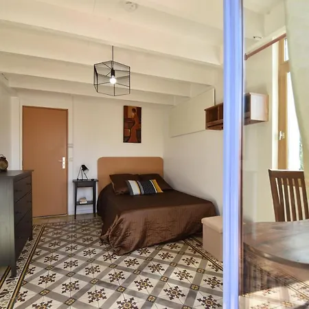 Le 180 Cinq Tolón